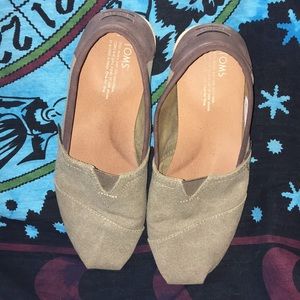 Toms men size 8 shoes